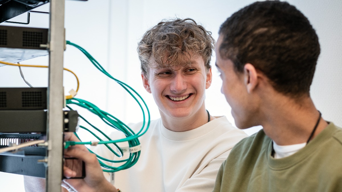 Image for card with title Dator- och kommunikationsteknik